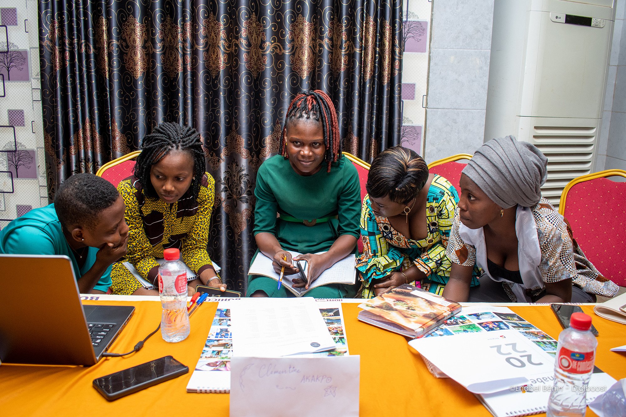women entrepreneurs brainstorming during a workshop