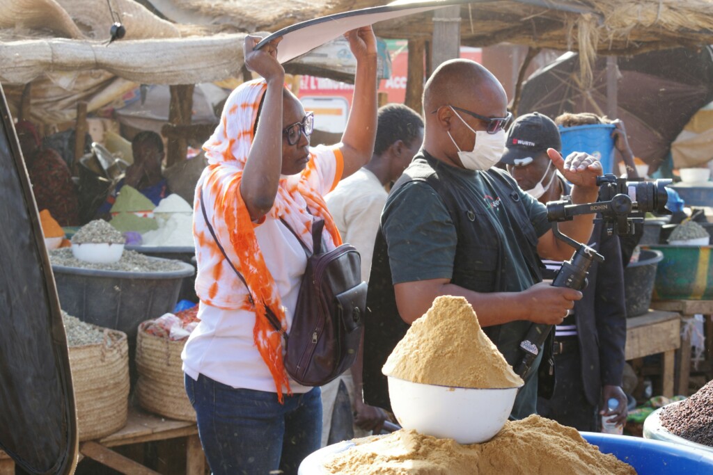 Aïcha Macky lors d'un tournage